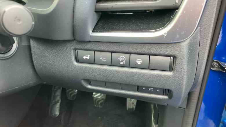 Nissan Qashqai 1.3 DiG-T MH Tekna 5dr Petrol Hatchback